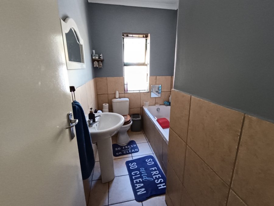 To Let 2 Bedroom Property for Rent in Saldanha Western Cape